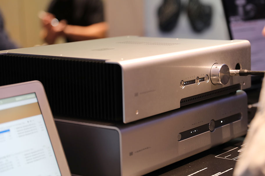 Stereo Amplifiers 23 Schiit Ragnarok 2 stereo amp | The Master Switch